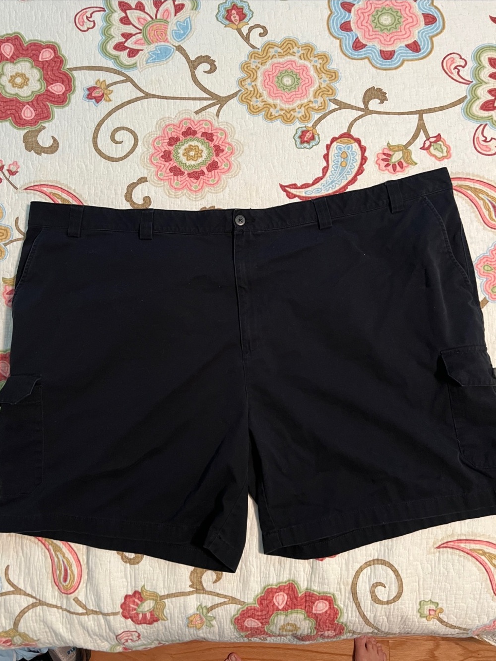 Harbor Bay Black Men's Cargo Shorts with Side Pockets